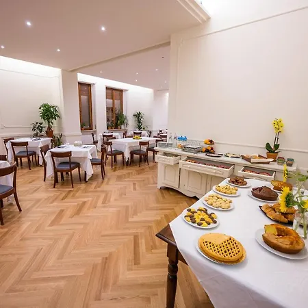 Hotel Moderno 3*