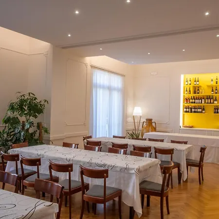 Hotel Moderno 3*