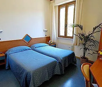 Hotel Moderno 3*
