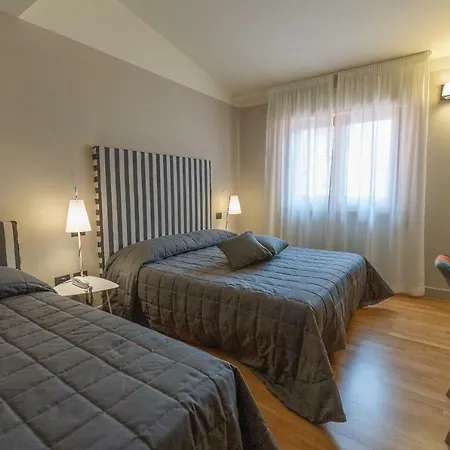 Moderno Hotel 3*